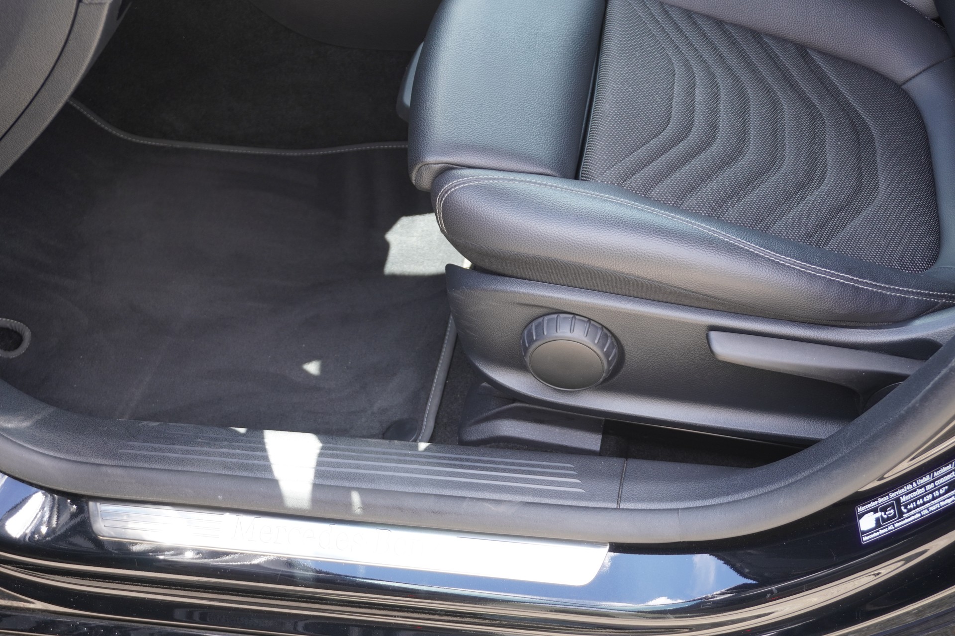 MERCEDES-BENZ A 180 Style 7G-DCT-image-33