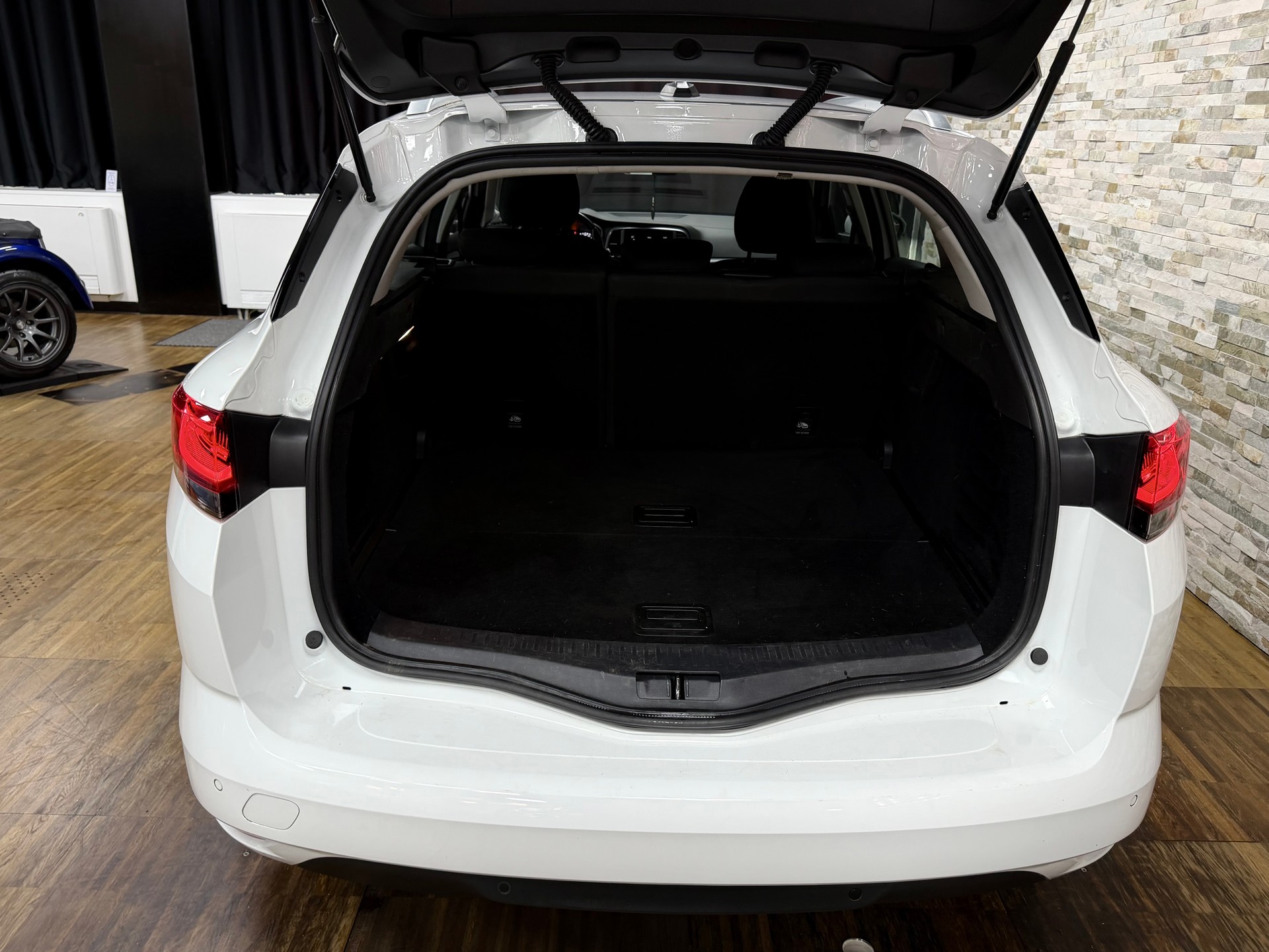 RENAULT Mégane Grandtour 1.5 dCi Business EDC-image-17