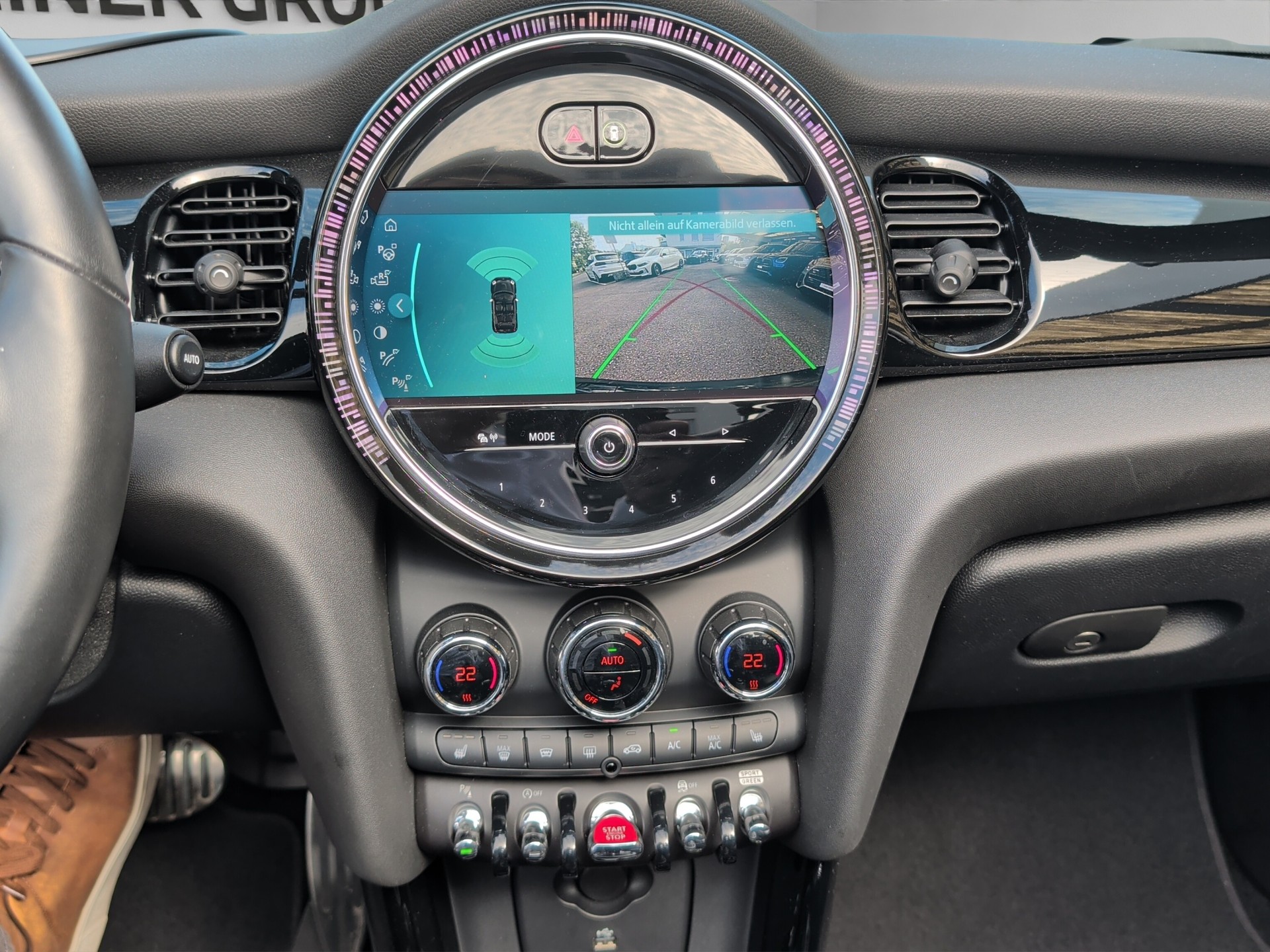 MINI Cooper John Cooper Works Cabriolet Steptronic-image-14