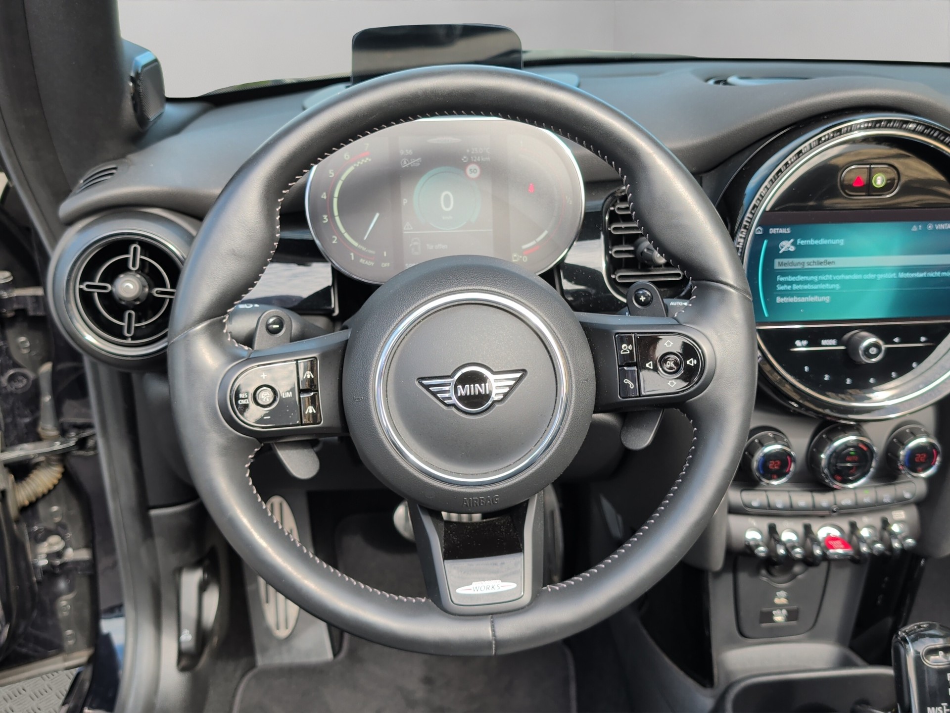 MINI Cooper John Cooper Works Cabriolet Steptronic-image-11