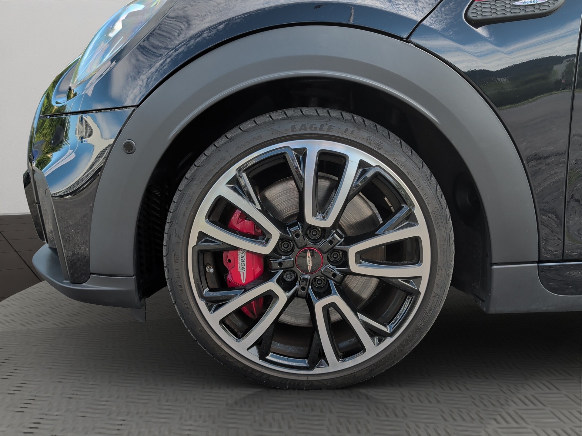 MINI Cooper John Cooper Works Cabriolet Steptronic-image-7