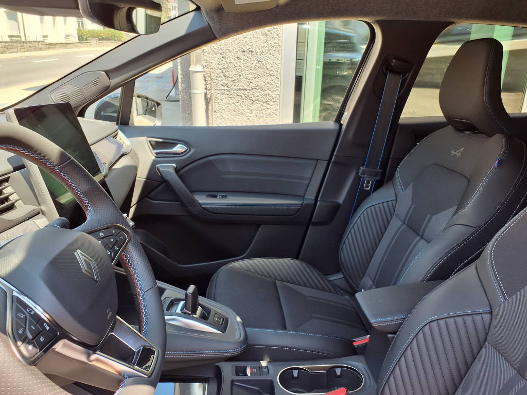 RENAULT Captur 1.3 TCe 140 esprit Alpine EDC-image-5