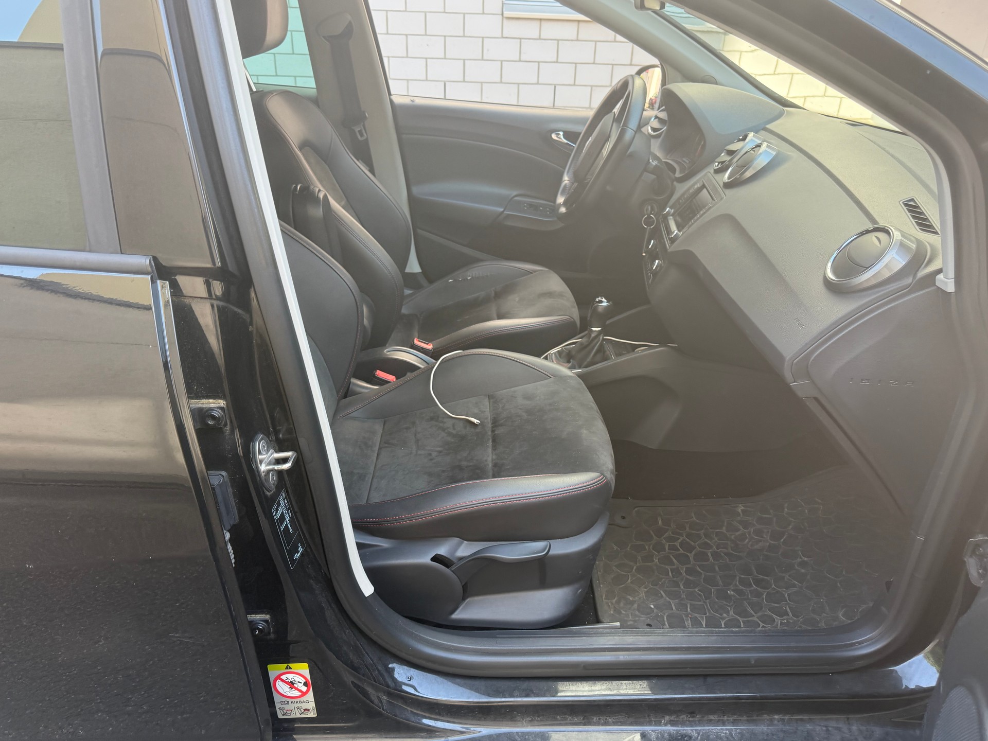 SEAT Ibiza 1.4 EcoTSI FR Line-image-2