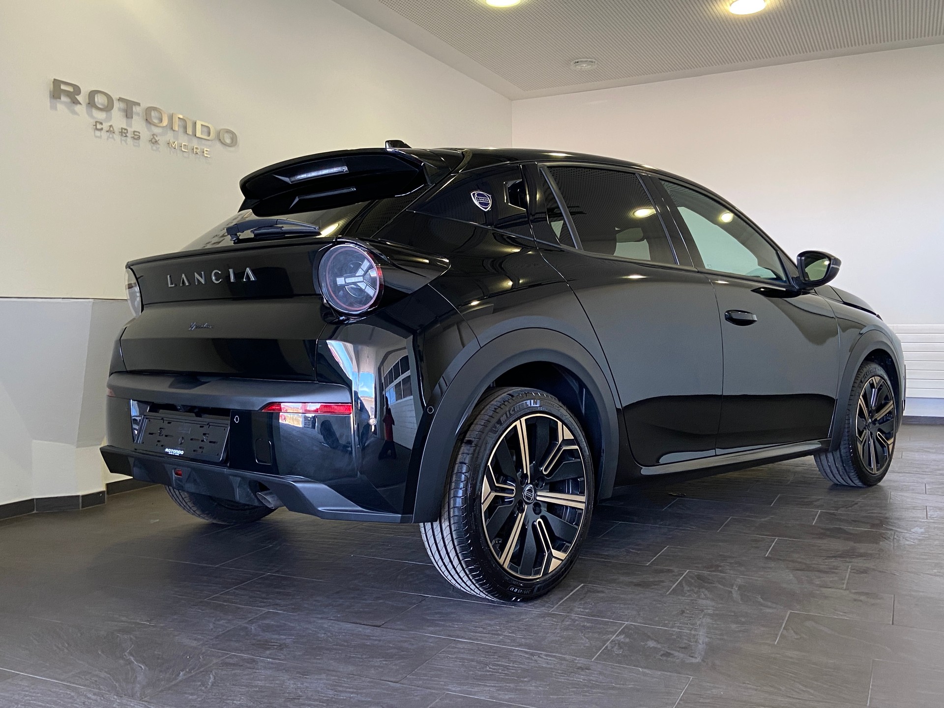 ALFA ROMEO - Lancia Ypsilon 1.2 HF Line-image-1