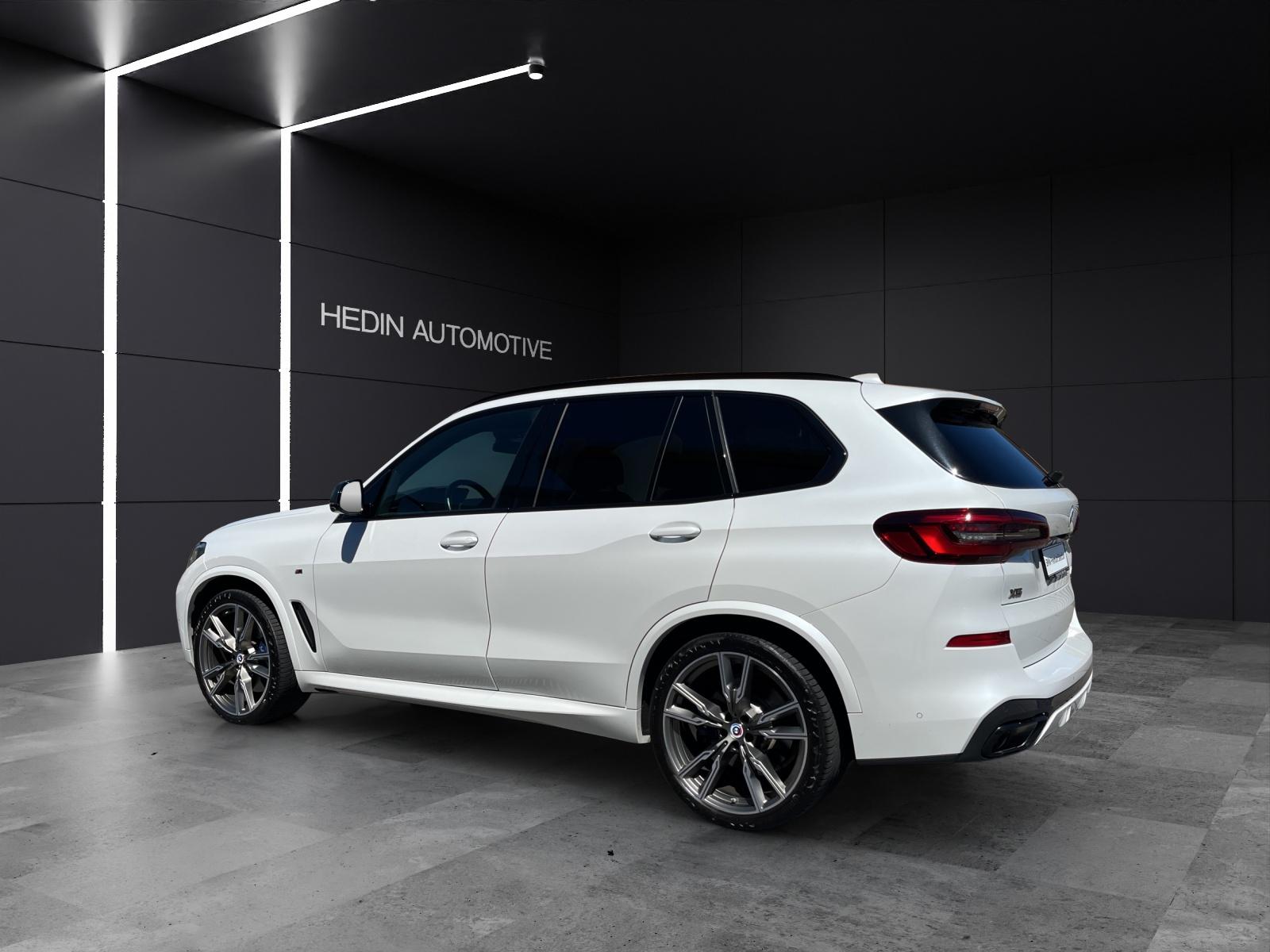BMW X5 M50i xDrive-showroom-element-2