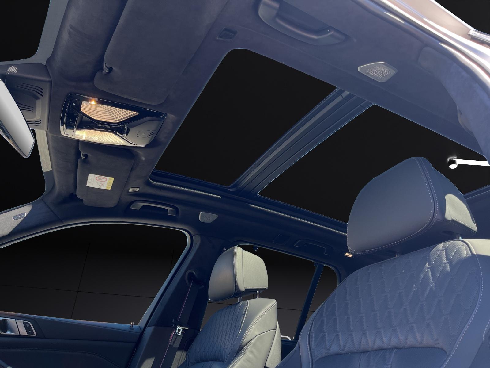 BMW X5 M50i xDrive-image-14