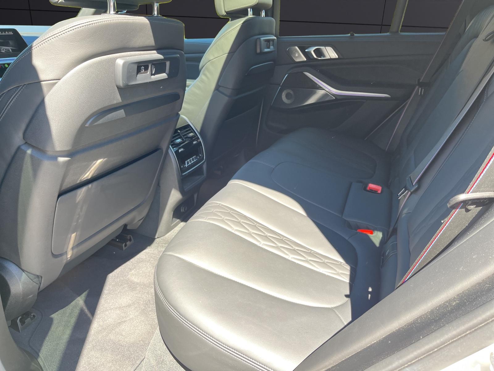 BMW X5 M50i xDrive-image-13
