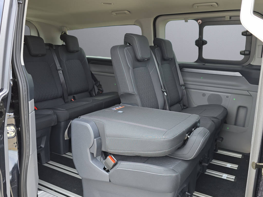 FORD E-Tourneo C bus 340 L2 Titanium-image-10