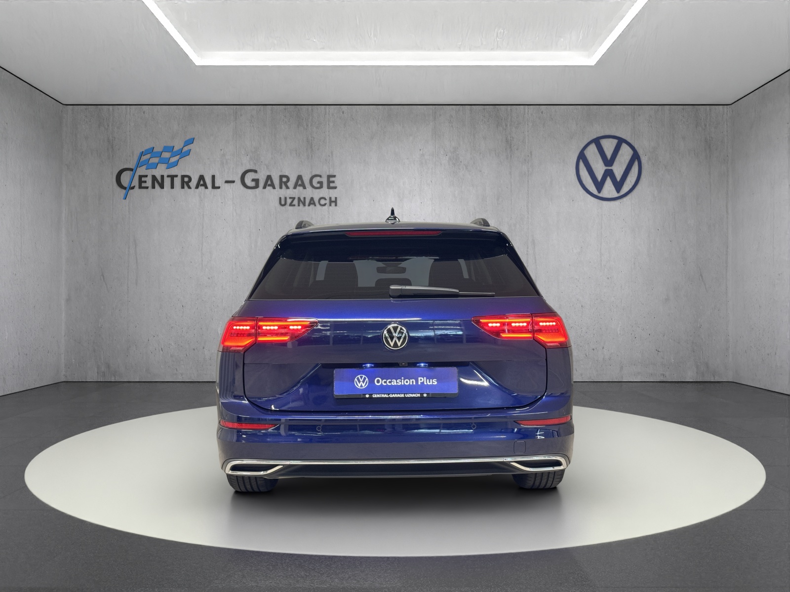 VW Golf Variant 2.0 TSI Style DSG 4Motion-image-3