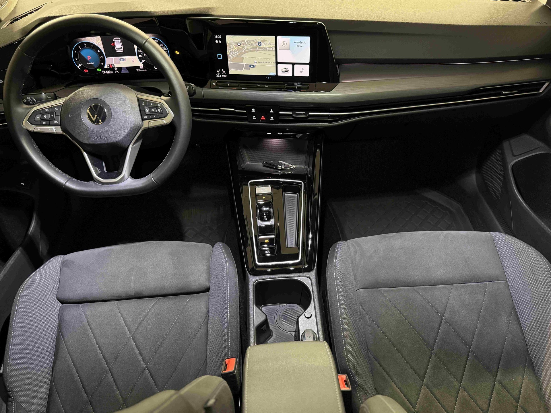 VW Golf Variant 2.0 TSI Style DSG 4Motion-image-8
