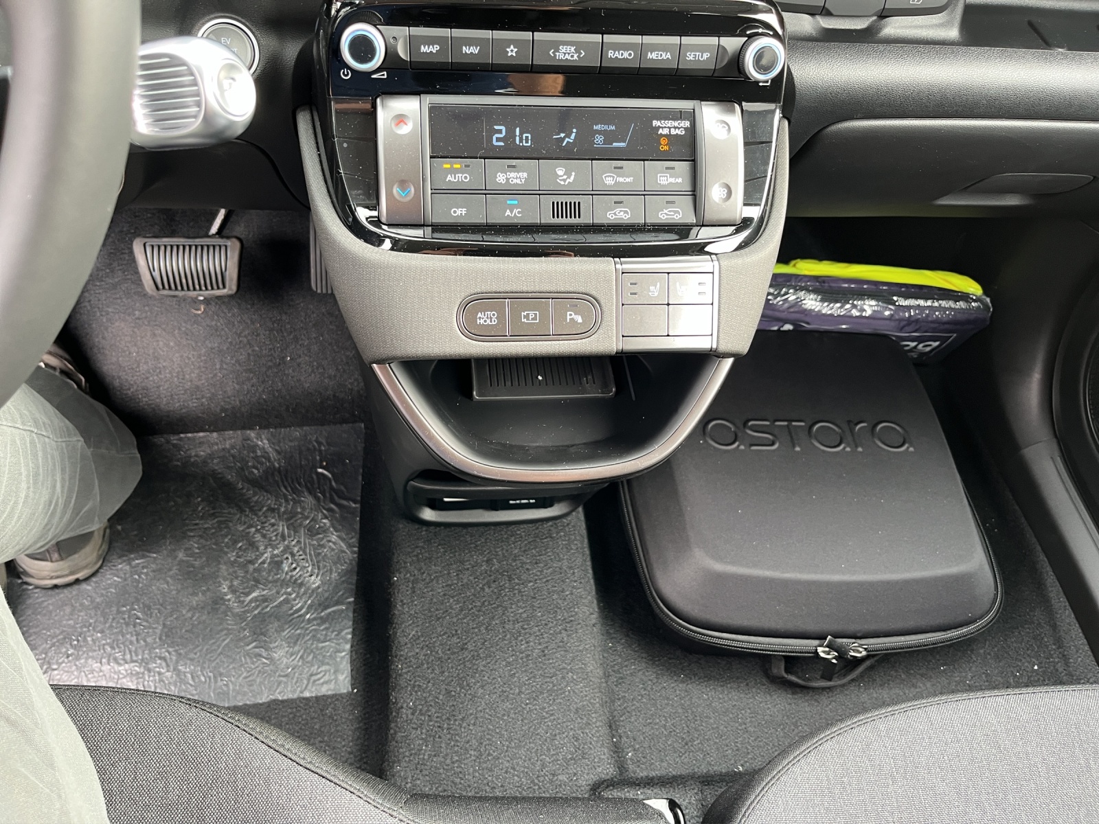 HYUNDAI Inster 49kWh Amplia-image-11
