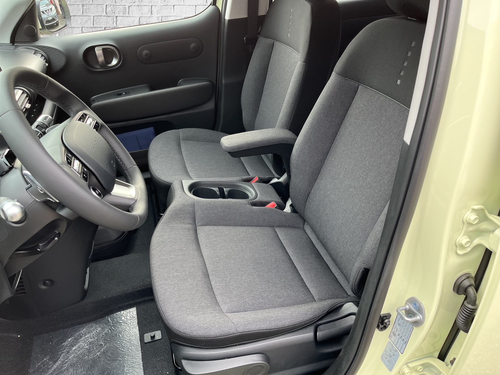 HYUNDAI Inster 49kWh Amplia-image-8