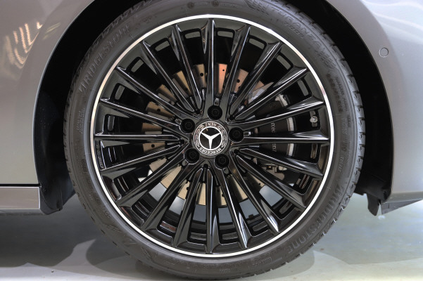 MERCEDES-BENZ A 220 4Matic 8G-DCT-image-12