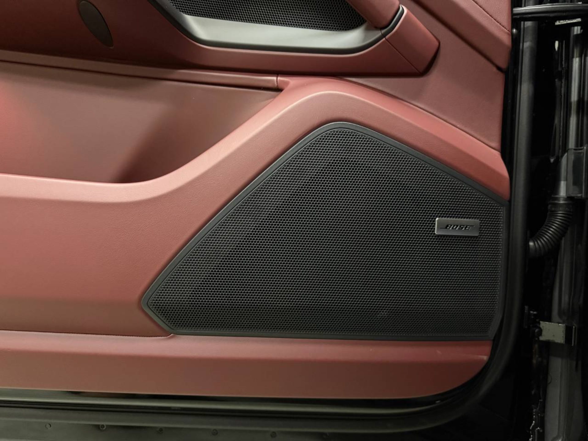 PORSCHE Cayenne S E-Hybrid Coupé Black Edition-image-24