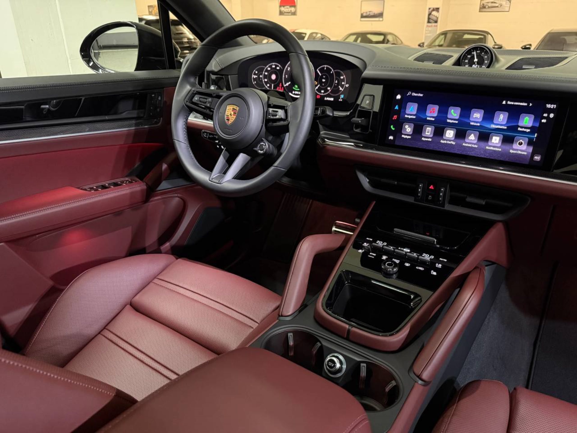 PORSCHE Cayenne S E-Hybrid Coupé Black Edition-image-14