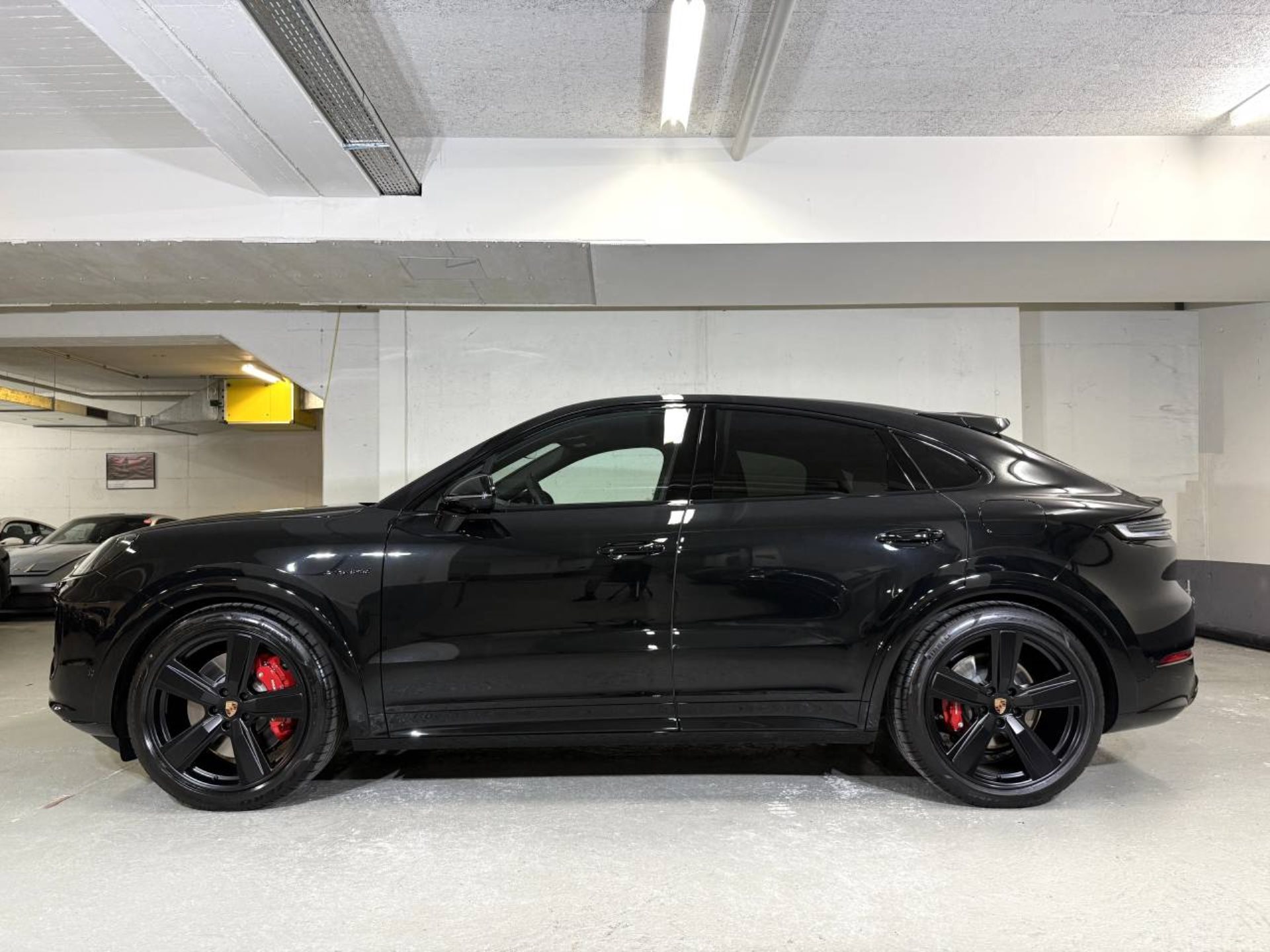 PORSCHE Cayenne S E-Hybrid Coupé Black Edition-image-1