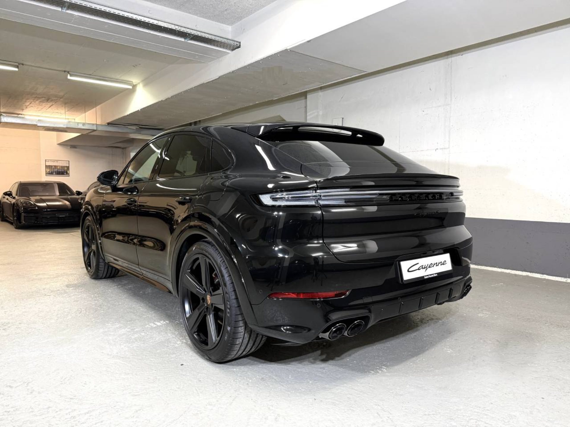 PORSCHE Cayenne S E-Hybrid Coupé Black Edition-image-2