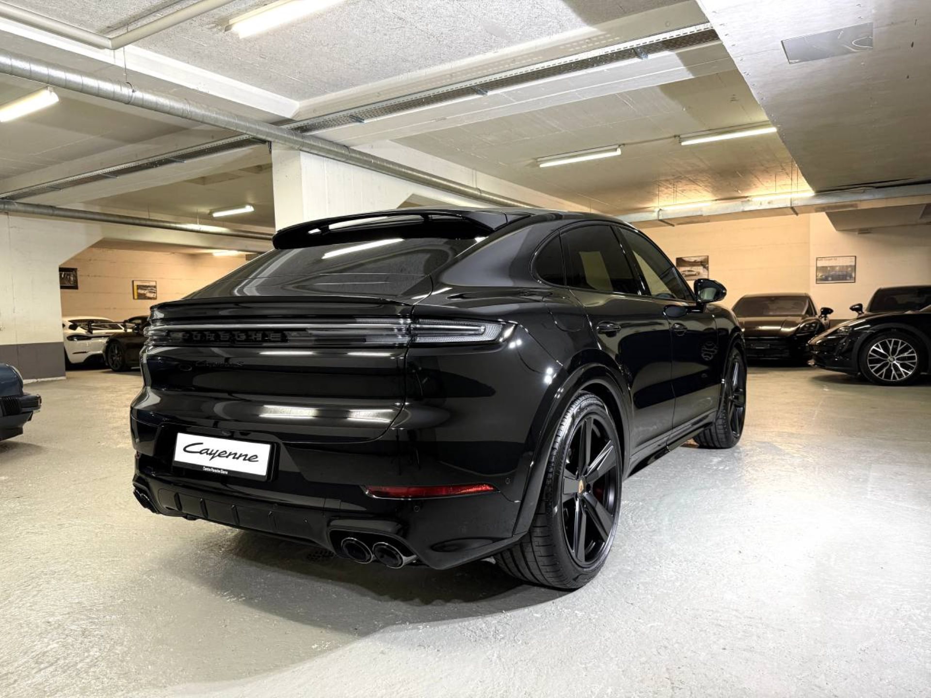 PORSCHE Cayenne S E-Hybrid Coupé Black Edition-image-6