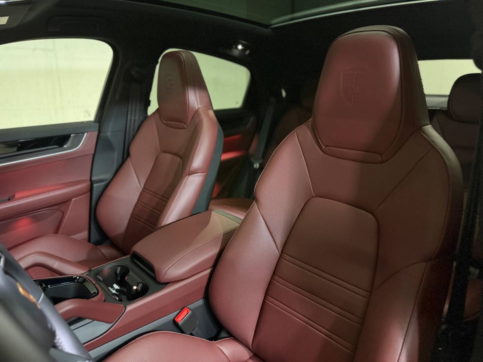 PORSCHE Cayenne S E-Hybrid Coupé Black Edition-image-4