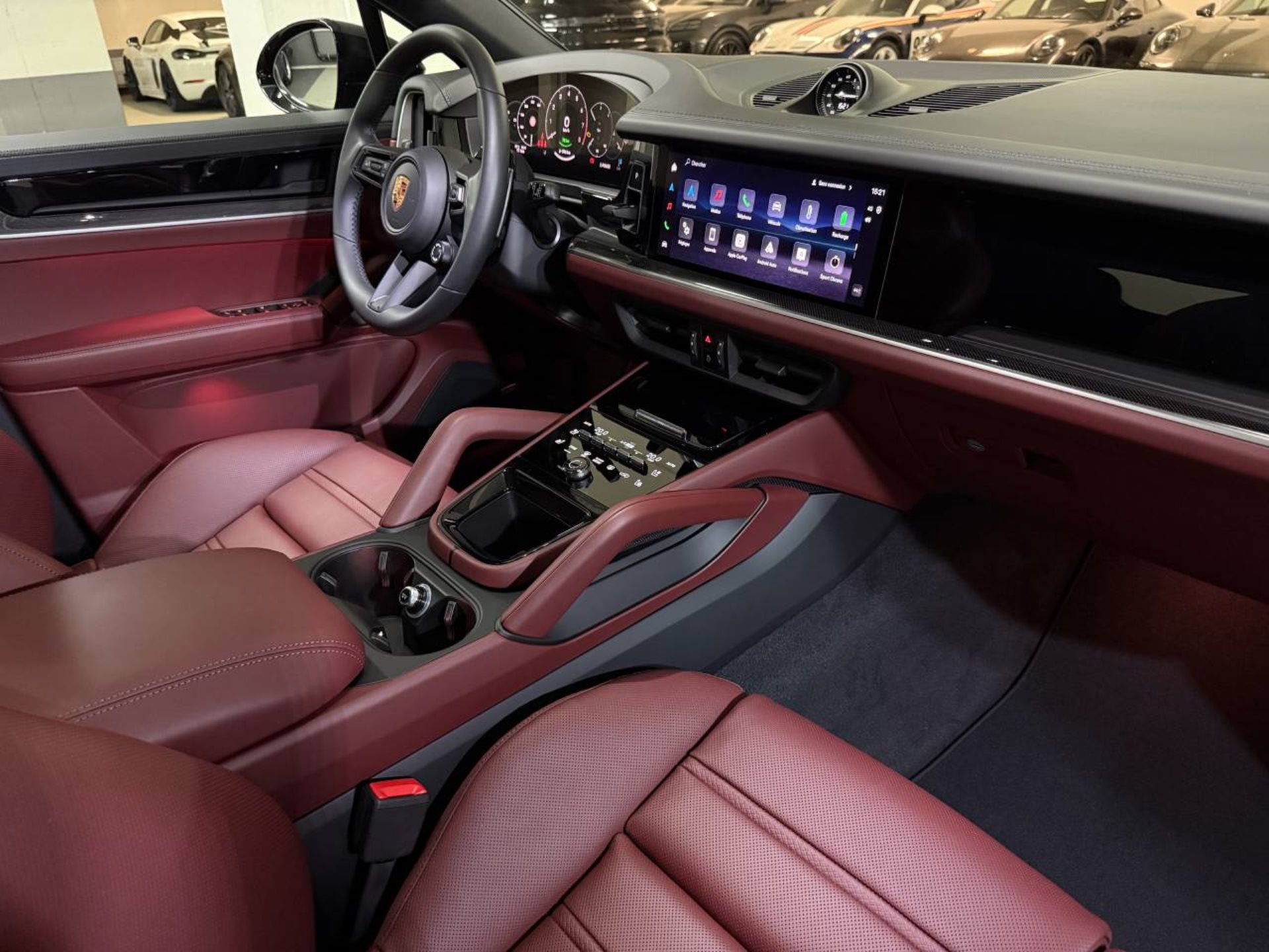 PORSCHE Cayenne S E-Hybrid Coupé Black Edition-image-15