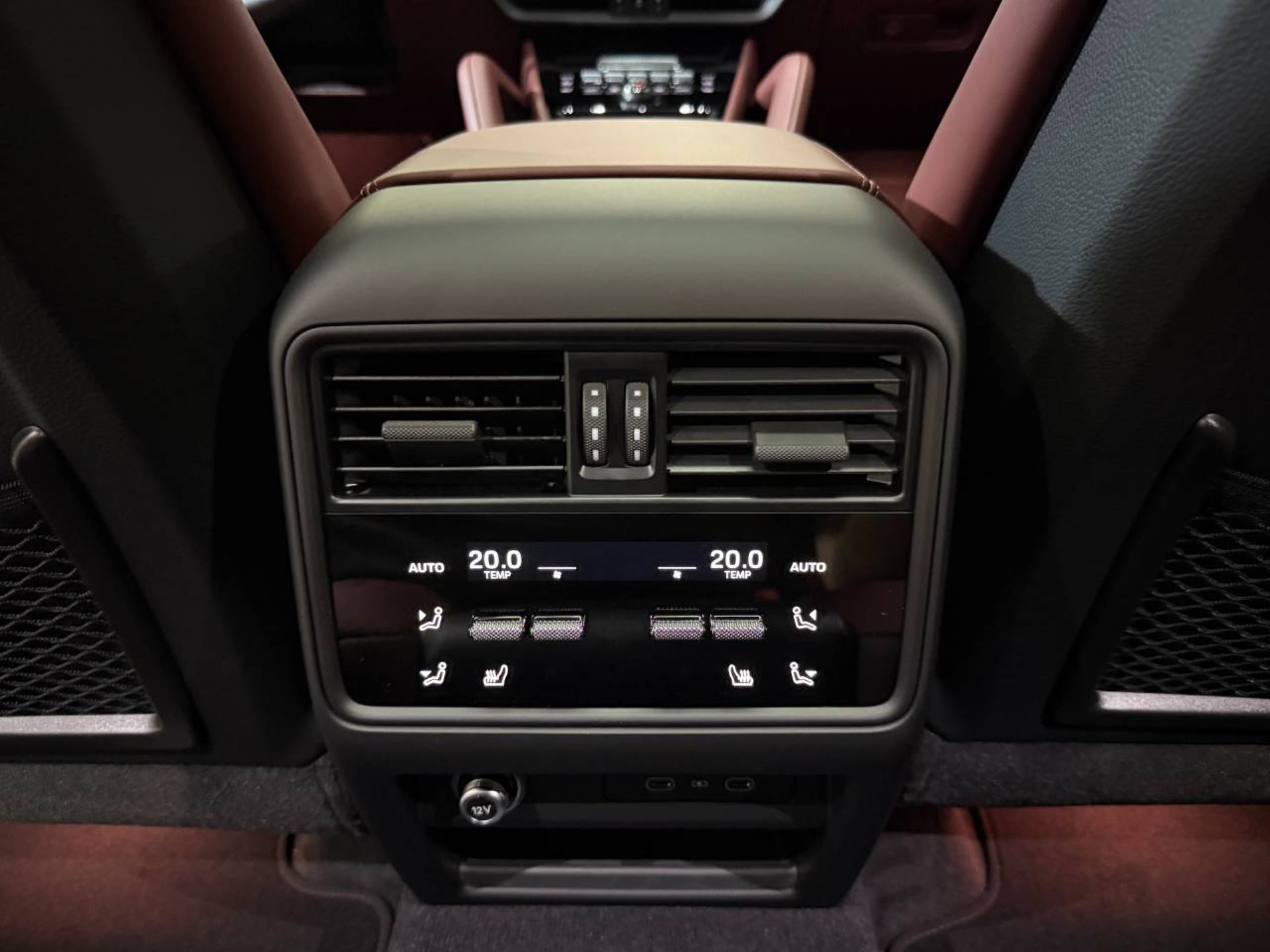 PORSCHE Cayenne S E-Hybrid Coupé Black Edition-image-18