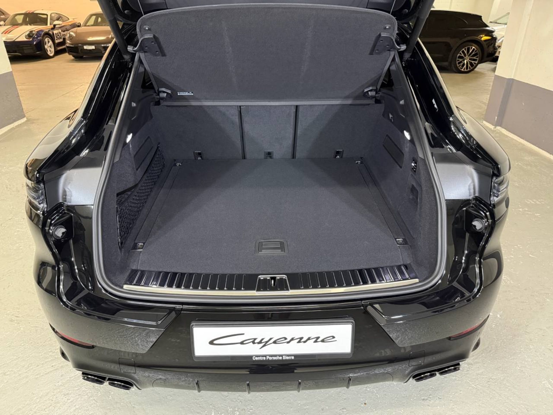 PORSCHE Cayenne S E-Hybrid Coupé Black Edition-image-20