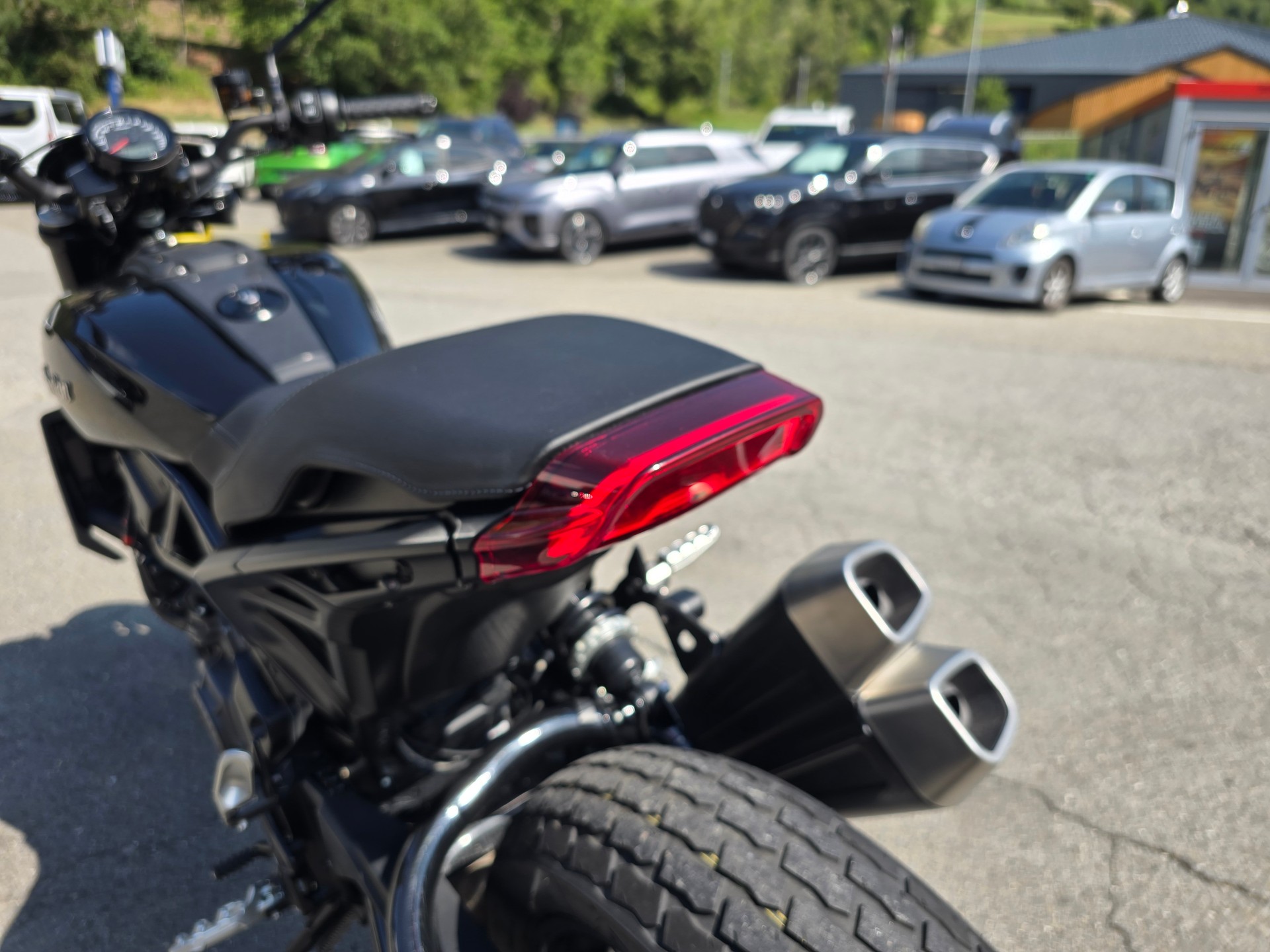INDIAN FTR 1200-image-11