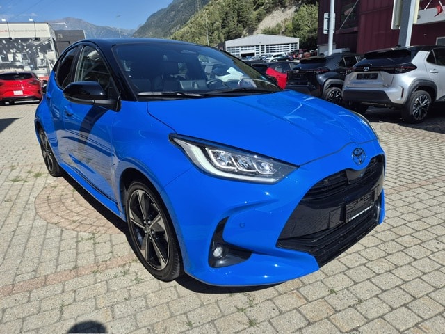 TOYOTA Yaris 1.5 Premium e-CVT-image-1