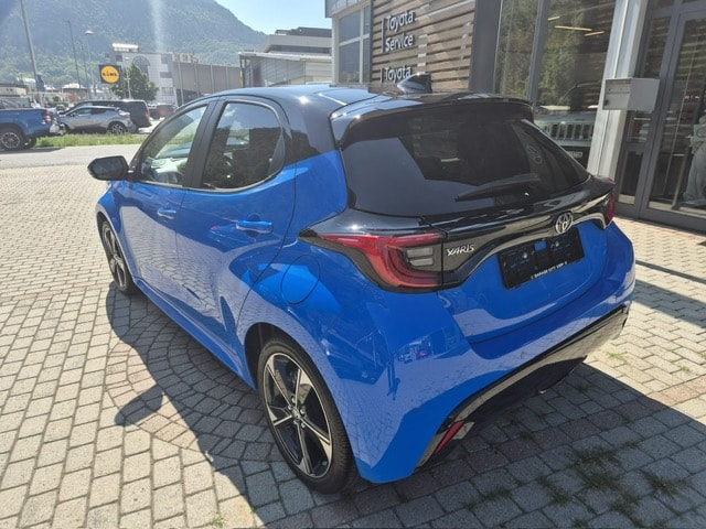TOYOTA Yaris 1.5 Premium e-CVT-image-2