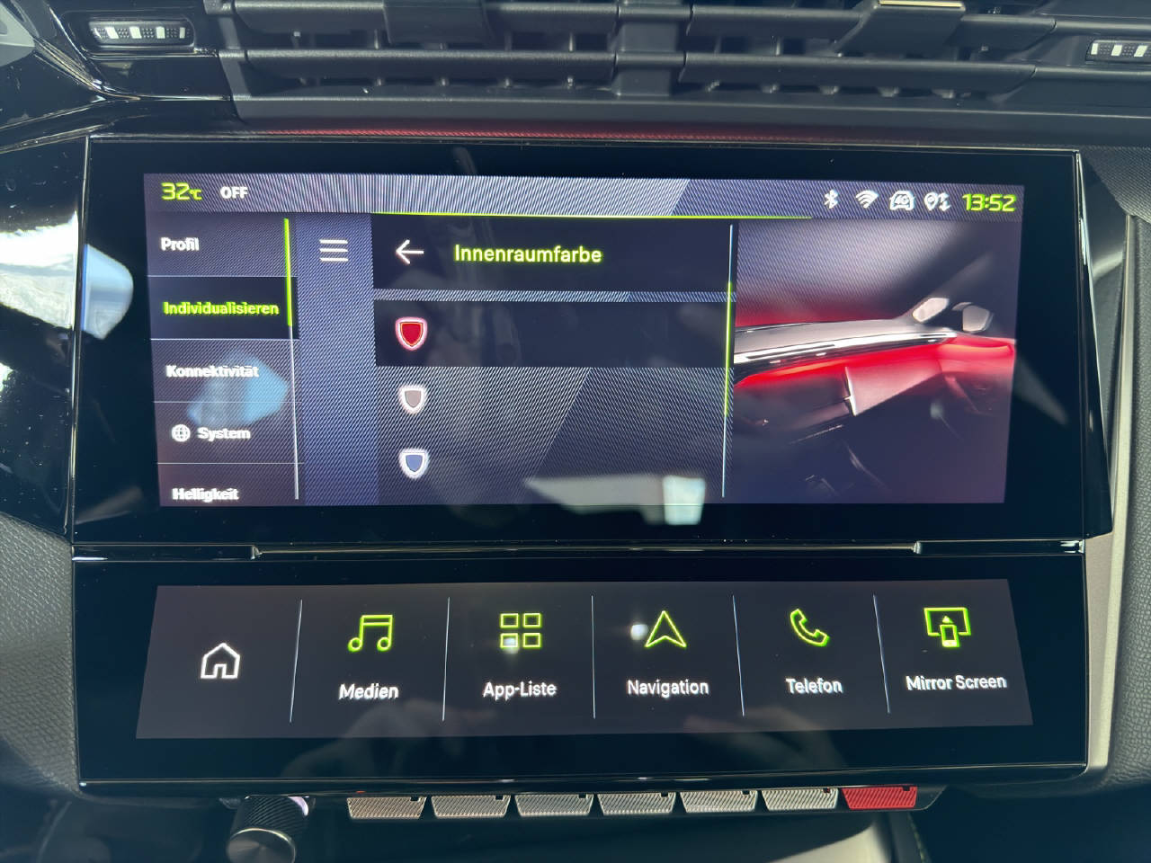 PEUGEOT 408 1.2 Hybrid GT Demo-image-12
