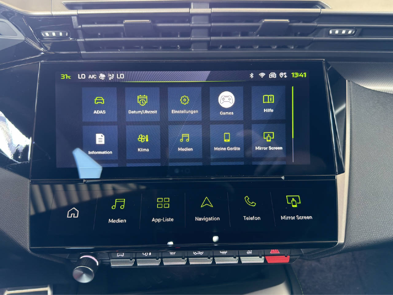 PEUGEOT 408 1.2 Hybrid GT Demo-image-6