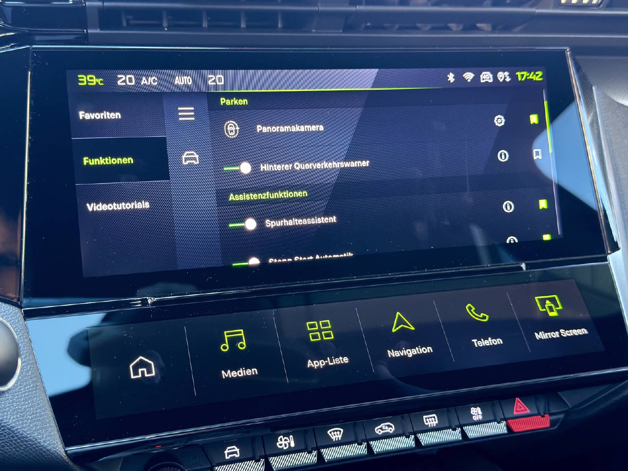 PEUGEOT 408 1.2 Hybrid GT-image-18