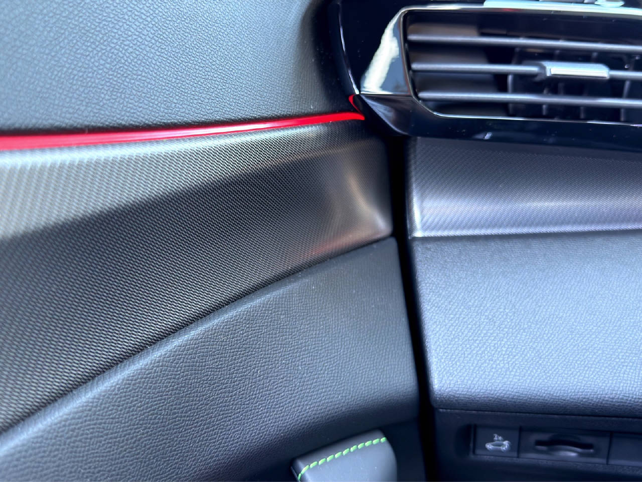 PEUGEOT 408 1.2 Hybrid GT-image-11