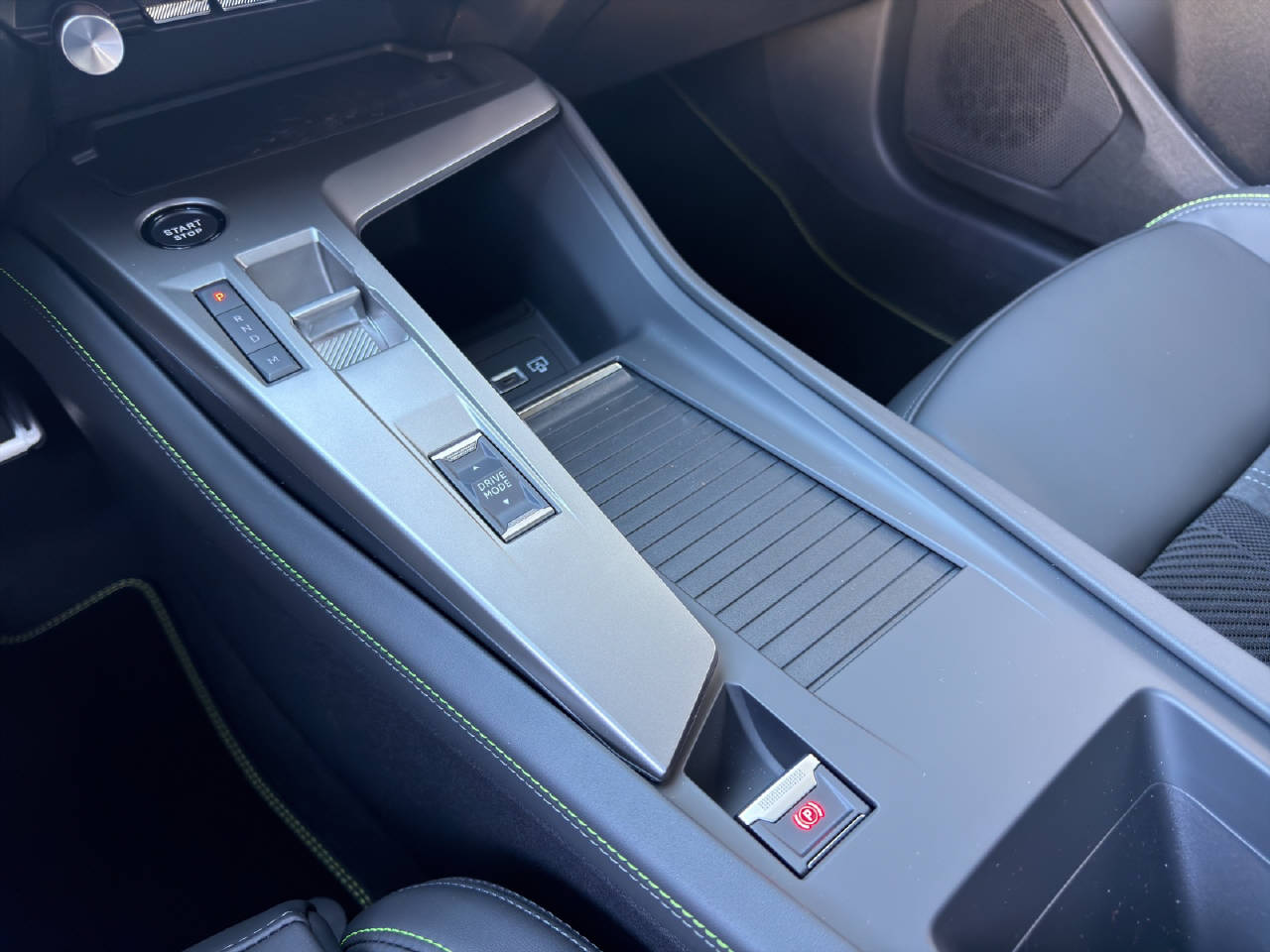 PEUGEOT 408 1.2 Hybrid GT-image-7