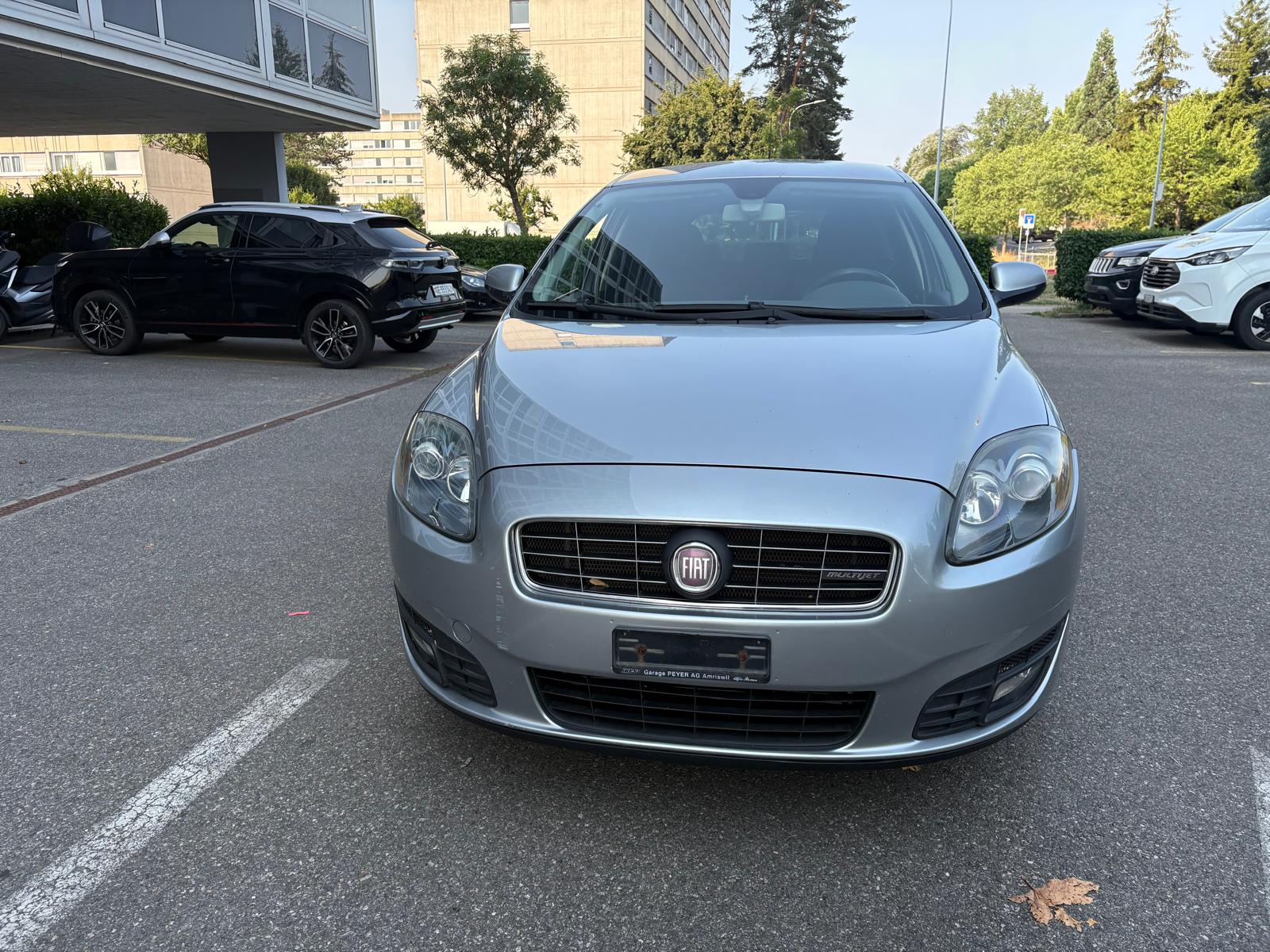 FIAT Croma 1.9 16V JTD Emotion Automatic-image-4