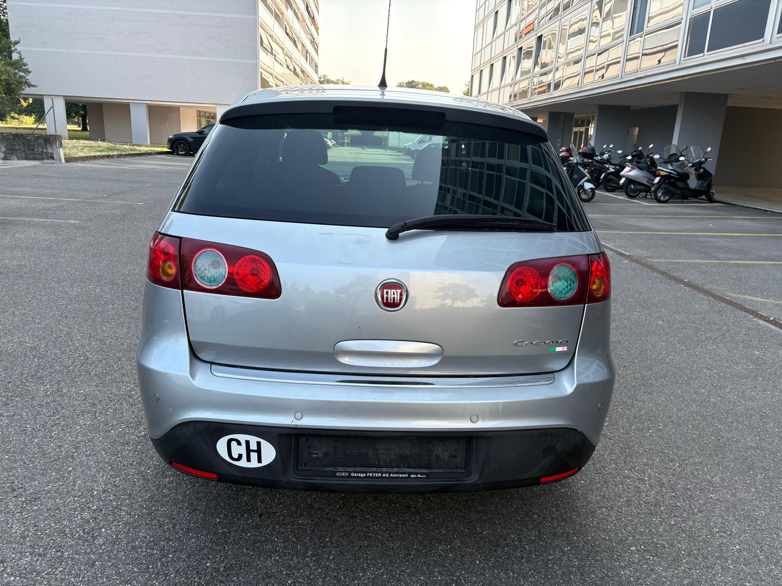 FIAT Croma 1.9 16V JTD Emotion Automatic-image-5