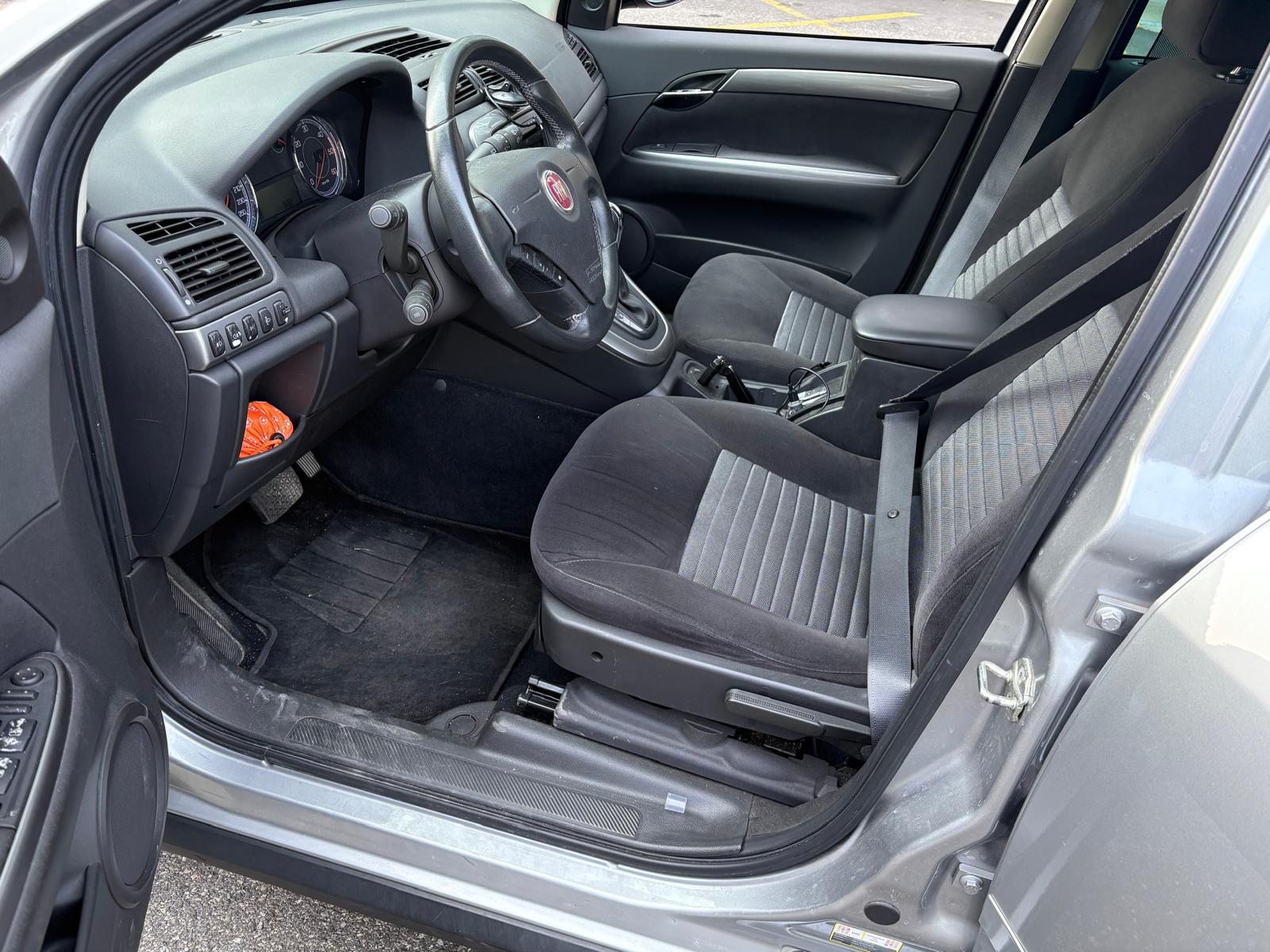 FIAT Croma 1.9 16V JTD Emotion Automatic-image-8