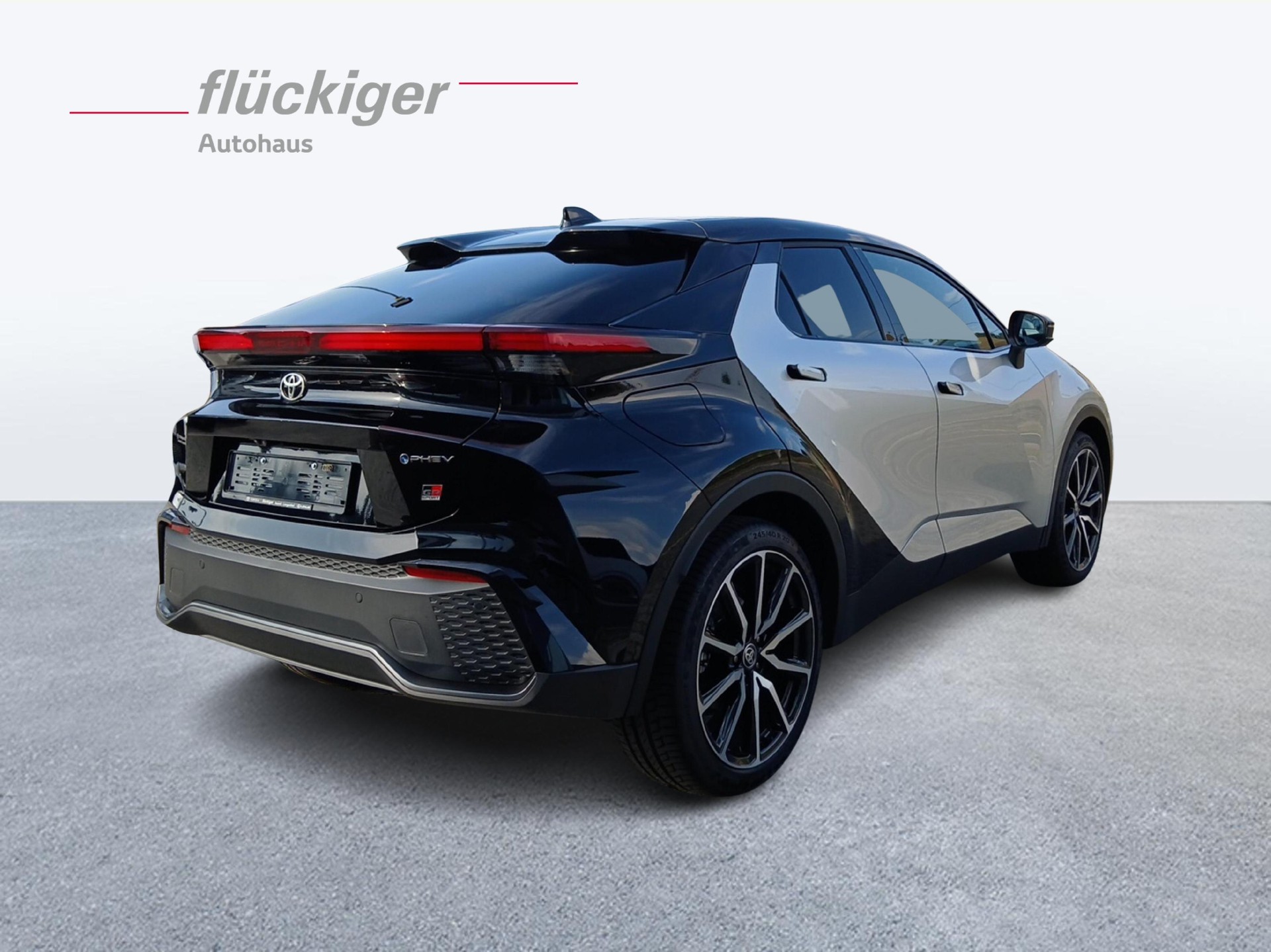 TOYOTA C-HR 2.0 PHEV GR Sport Premiere-image-4