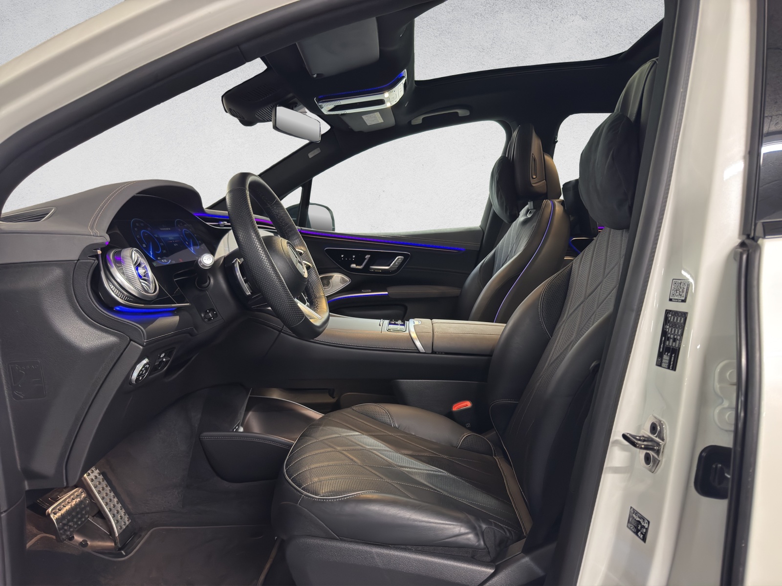 MERCEDES-BENZ EQS 580 SUV Release Edition AMG Line 4Matic-image-10