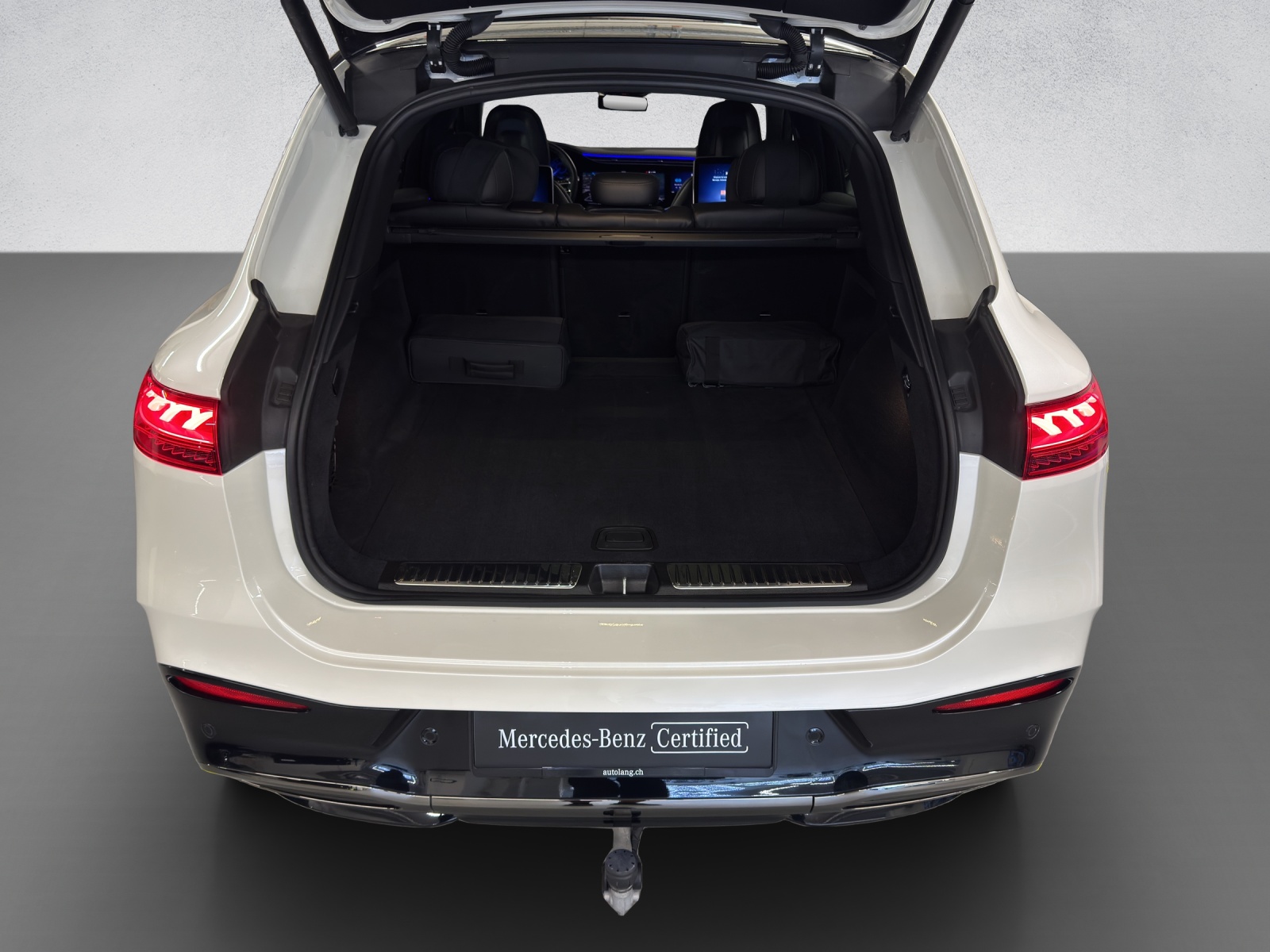 MERCEDES-BENZ EQS 580 SUV Release Edition AMG Line 4Matic-image-8