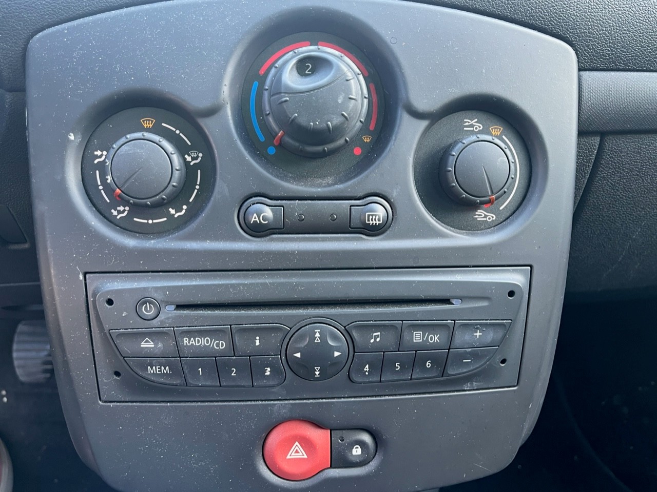 RENAULT 1.2 16V 75 Yahoo-image-2