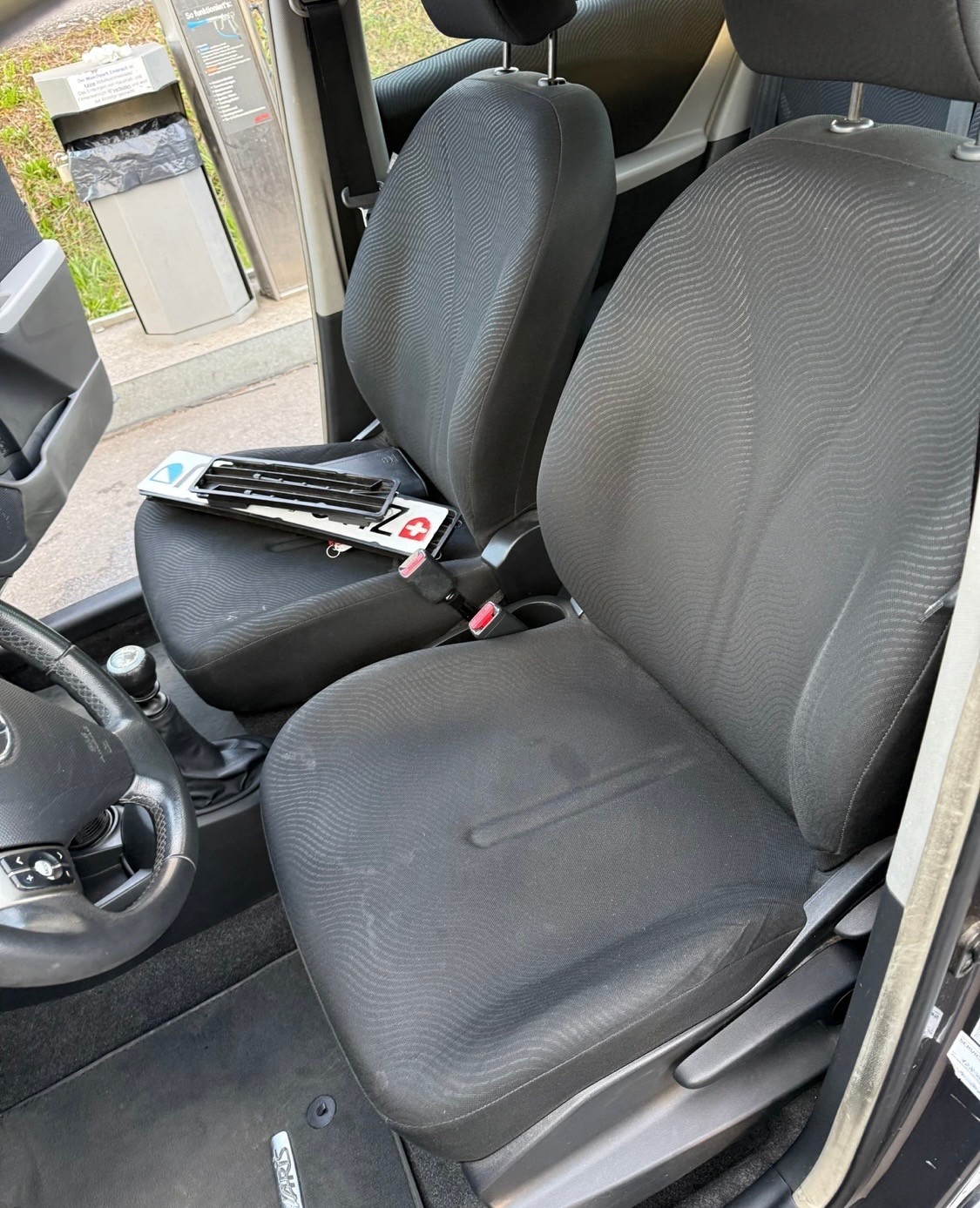 TOYOTA Yaris 1.33 Linea Sol-image-6