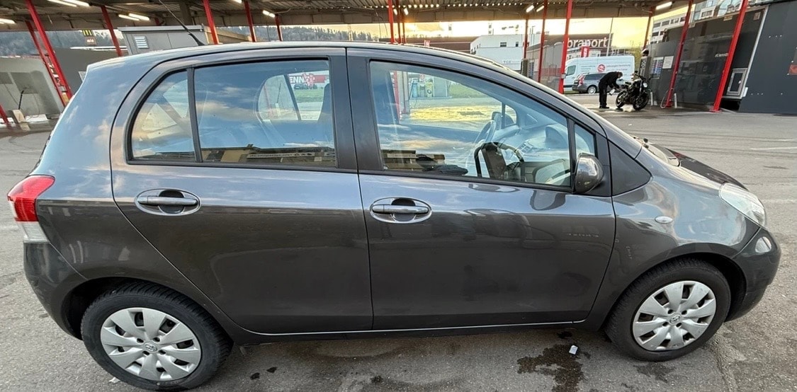 TOYOTA Yaris 1.33 Linea Sol-image-5