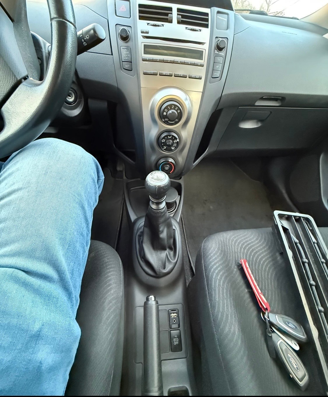 TOYOTA Yaris 1.33 Linea Sol-image-10