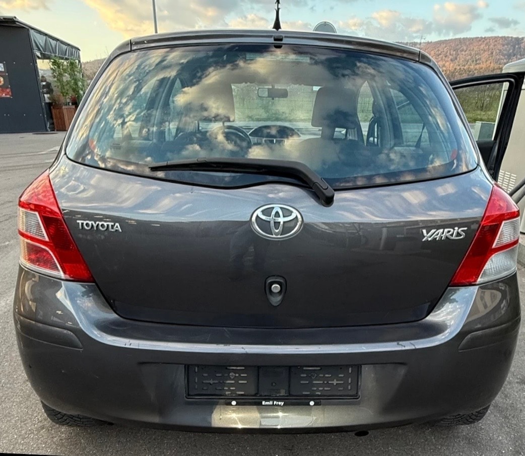 TOYOTA Yaris 1.33 Linea Sol-image-3