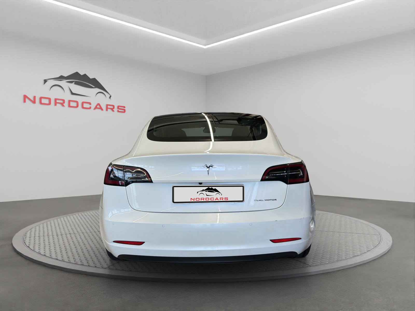 TESLA Model 3 Long Range Dual Motor AWD-image-3