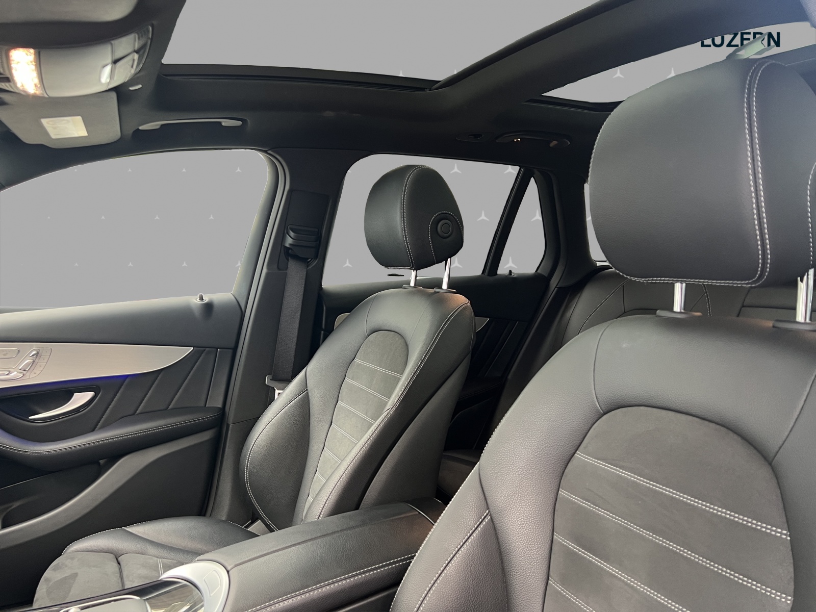 MERCEDES-BENZ GLC 200 AMG Line 4Matic 9G-Tronic-image-8