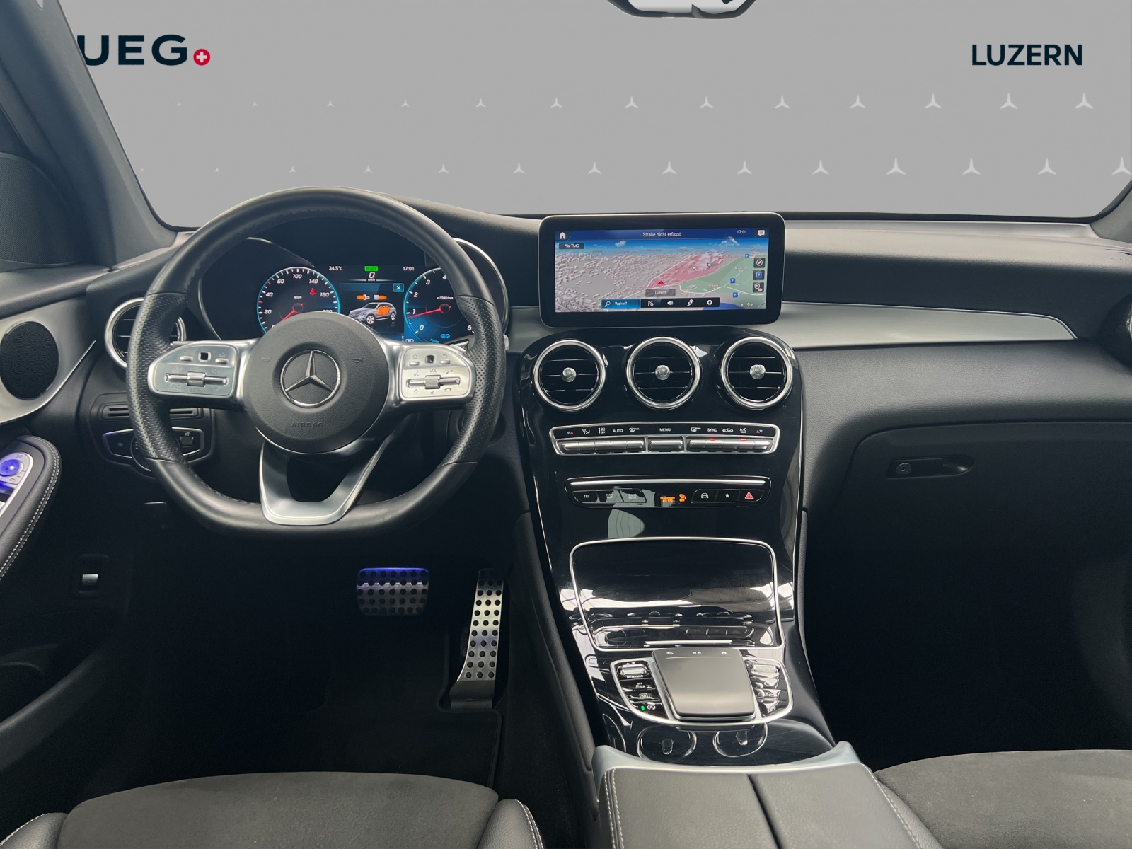 MERCEDES-BENZ GLC 200 AMG Line 4Matic 9G-Tronic-image-10