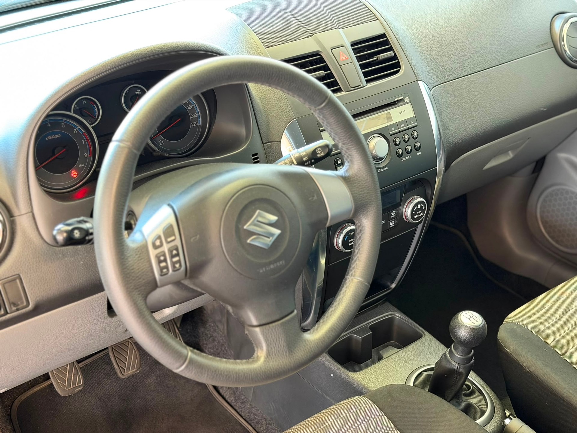 SUZUKI SX4 1.6 16V GL Top Barry 4WD-image-8