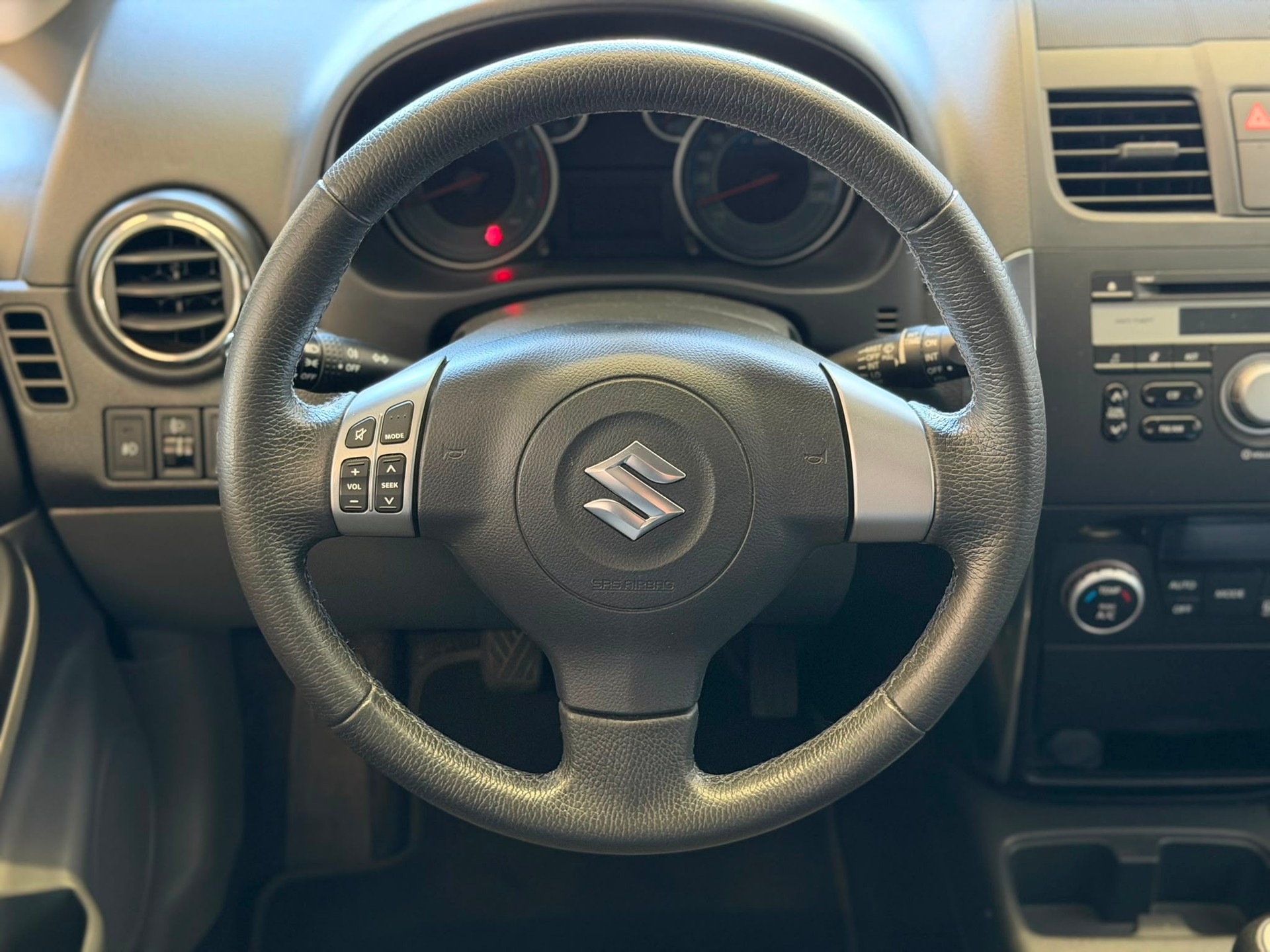 SUZUKI SX4 1.6 16V GL Top Barry 4WD-image-9